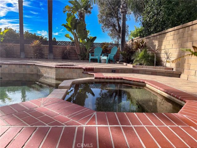 21865 Jinetes, Mission Viejo, CA 92691