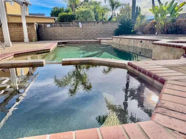 21865 Jinetes, Mission Viejo, CA 92691