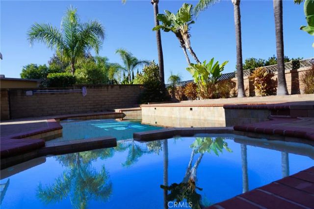 21865 Jinetes, Mission Viejo, CA 92691