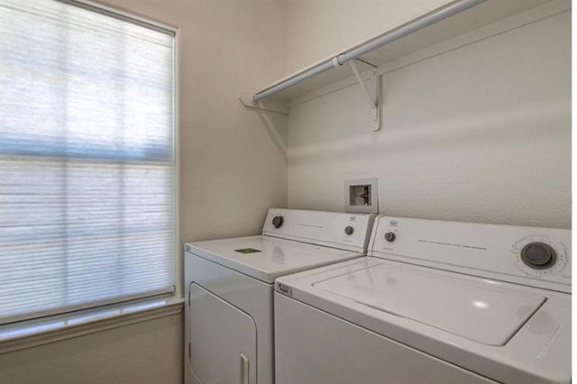 5230 Ledesma RD A, Austin, TX 78721