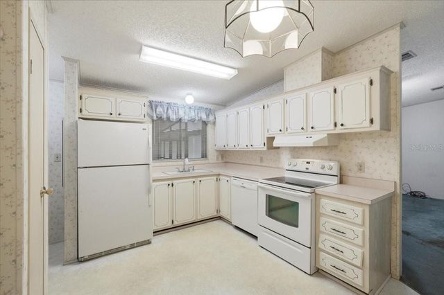 1794 FOX HILL DRIVE, Lakeland, FL 33810