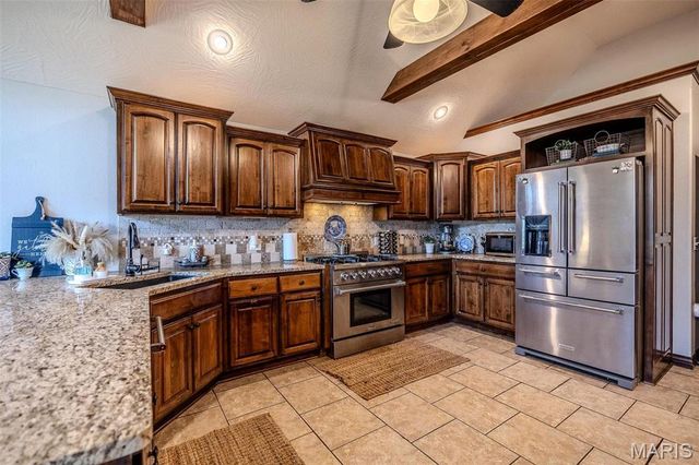 959 Cobblestone Court, Lebanon, MO 65536