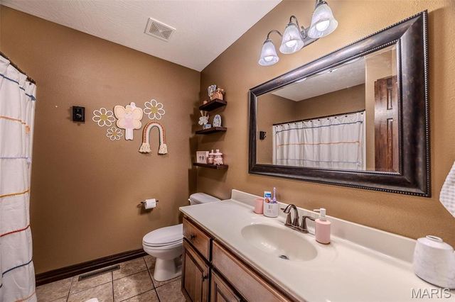 959 Cobblestone Court, Lebanon, MO 65536