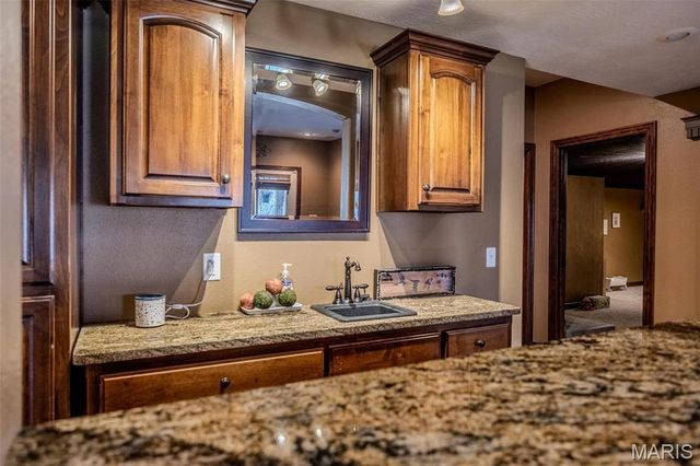 959 Cobblestone Court, Lebanon, MO 65536