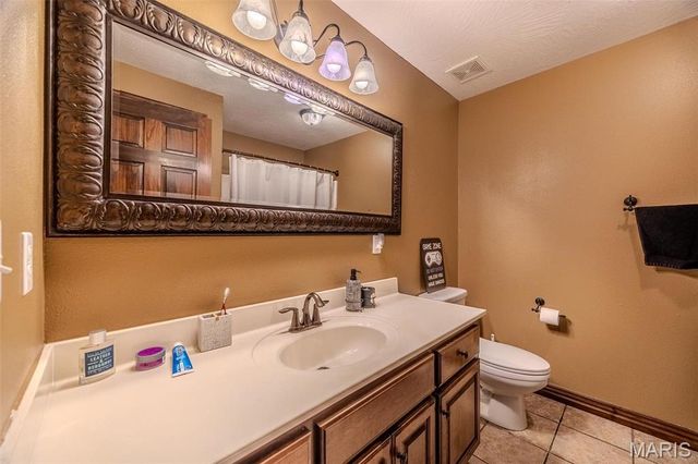 959 Cobblestone Court, Lebanon, MO 65536