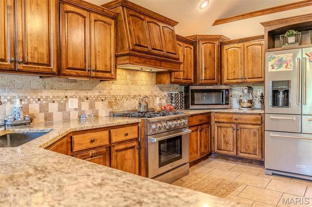 959 Cobblestone Court, Lebanon, MO 65536