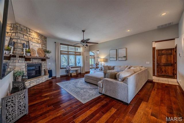 959 Cobblestone Court, Lebanon, MO 65536