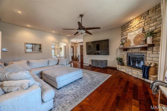 959 Cobblestone Court, Lebanon, MO 65536