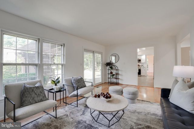 9809 DELLCASTLE RD, Gaithersburg, MD 20886