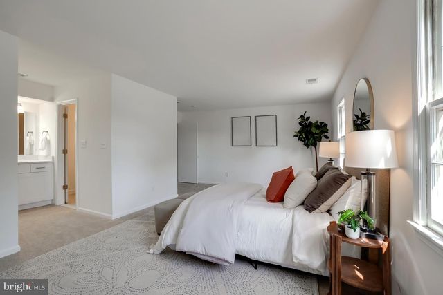 9809 DELLCASTLE RD, Gaithersburg, MD 20886