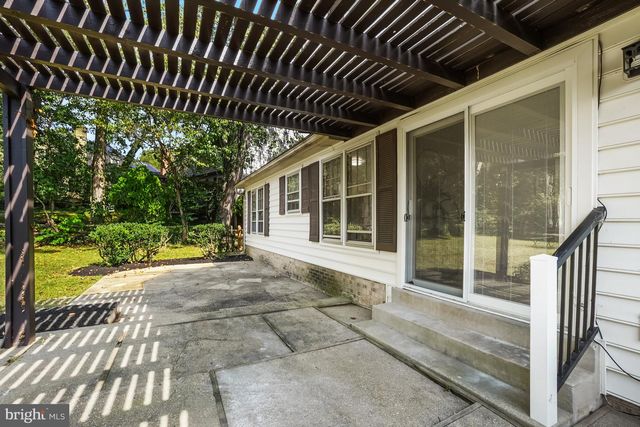 9809 DELLCASTLE RD, Gaithersburg, MD 20886