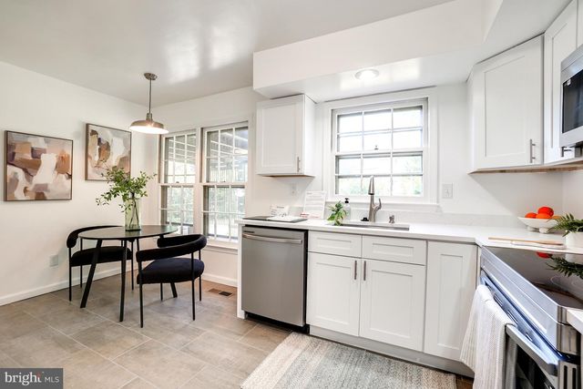 9809 DELLCASTLE RD, Gaithersburg, MD 20886