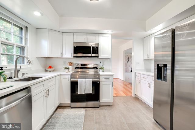 9809 DELLCASTLE RD, Gaithersburg, MD 20886