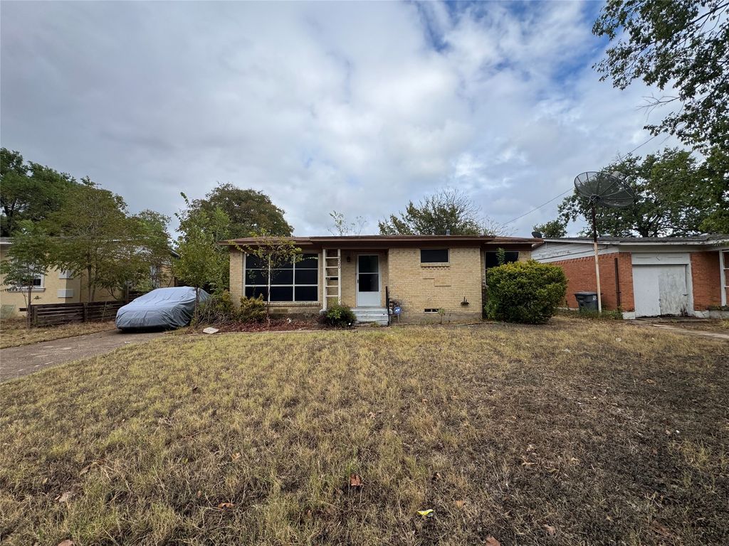 2020 Alhambra Street, Dallas, TX 75217