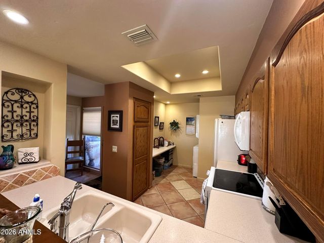 16724 E GUNSIGHT Drive 223, Fountain Hills, AZ 85268