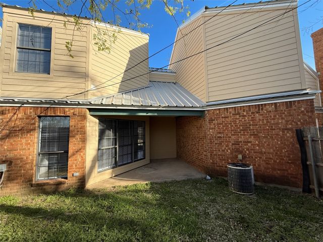 1900 W Taylor Street, Sherman, TX 75092