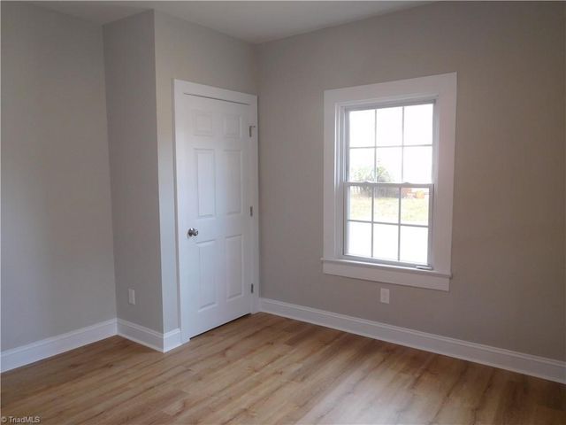 3830 Robinhood Road, Winston-salem, NC 27106