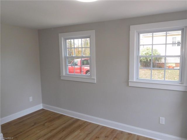 3830 Robinhood Road, Winston-salem, NC 27106