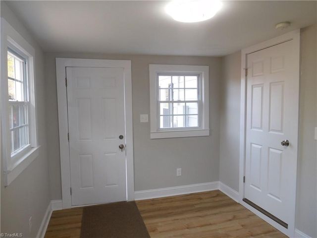 3830 Robinhood Road, Winston-salem, NC 27106