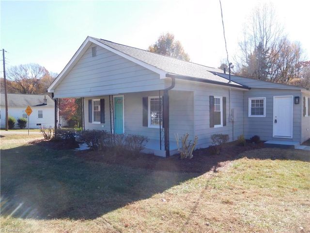 3830 Robinhood Road, Winston-salem, NC 27106