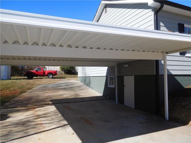 3830 Robinhood Road, Winston-salem, NC 27106