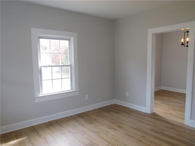 3830 Robinhood Road, Winston-salem, NC 27106