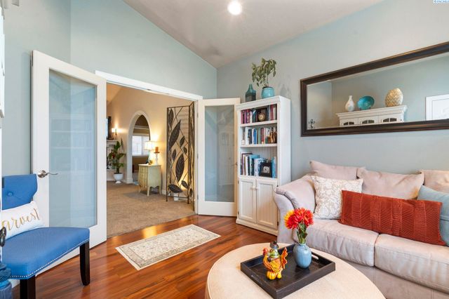 403 Cherry Blossom Loop, Richland, WA 99352