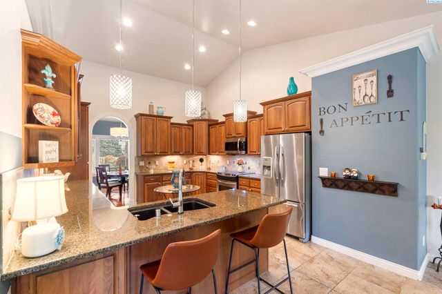 403 Cherry Blossom Loop, Richland, WA 99352