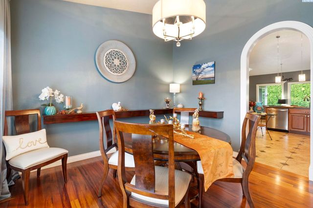 403 Cherry Blossom Loop, Richland, WA 99352