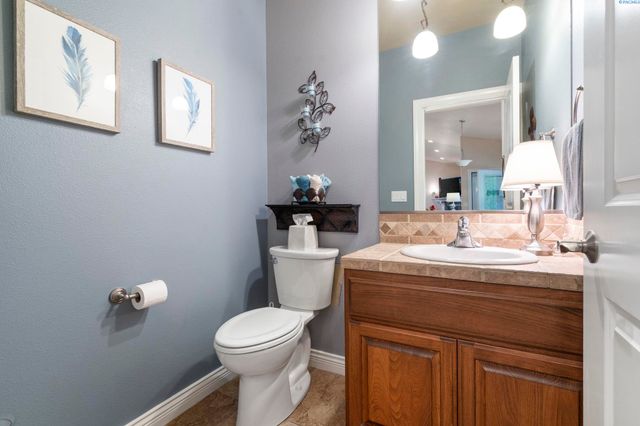 403 Cherry Blossom Loop, Richland, WA 99352