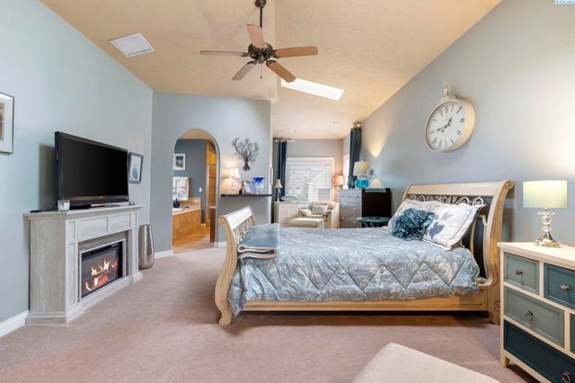 403 Cherry Blossom Loop, Richland, WA 99352