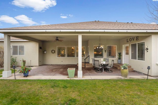 403 Cherry Blossom Loop, Richland, WA 99352
