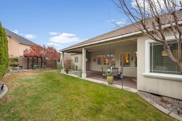 403 Cherry Blossom Loop, Richland, WA 99352