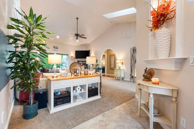 403 Cherry Blossom Loop, Richland, WA 99352