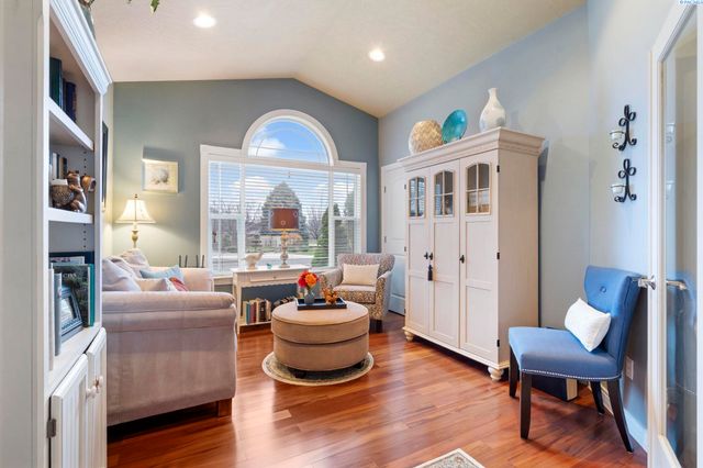 403 Cherry Blossom Loop, Richland, WA 99352