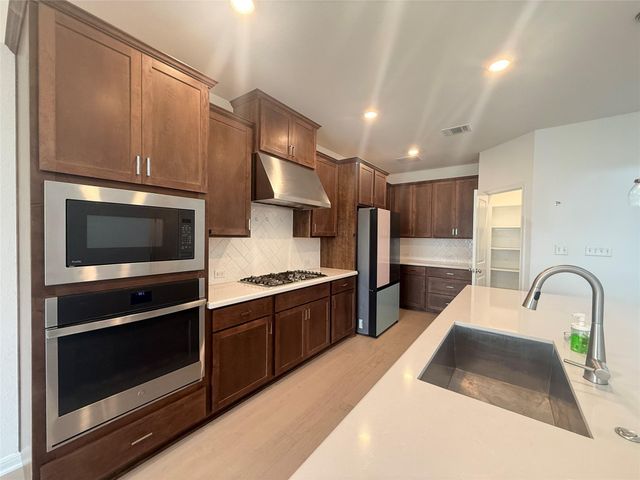 628 Leeward PASS, Leander, TX 78641