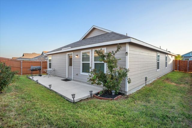 2918 Acacia Drive, Heartland, TX 75126