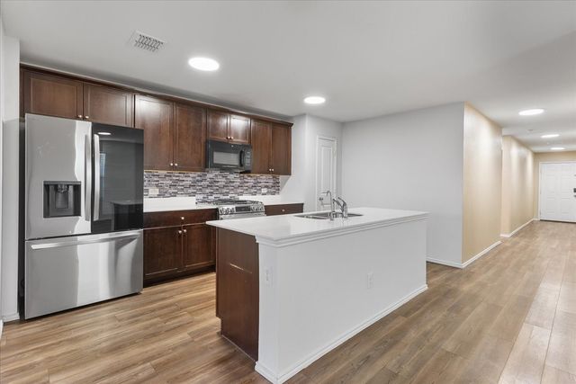 2918 Acacia Drive, Heartland, TX 75126
