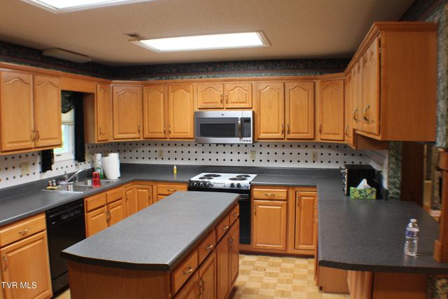 805 New Beason Well Road, Kingsport, TN 37660