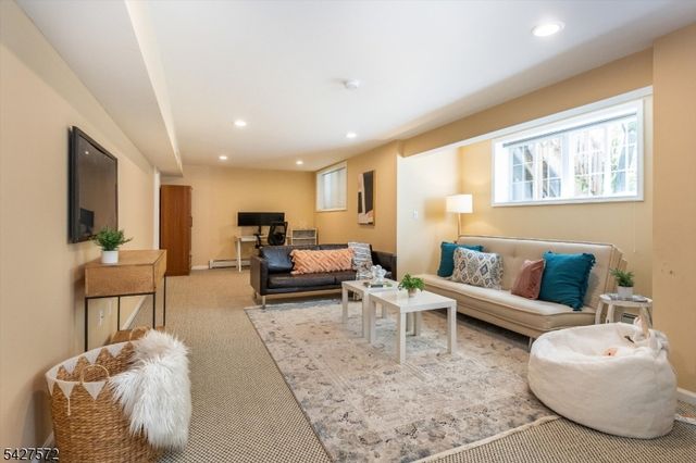 50 Glen Rock Rd, Cedar Grove Twp., NJ 07009