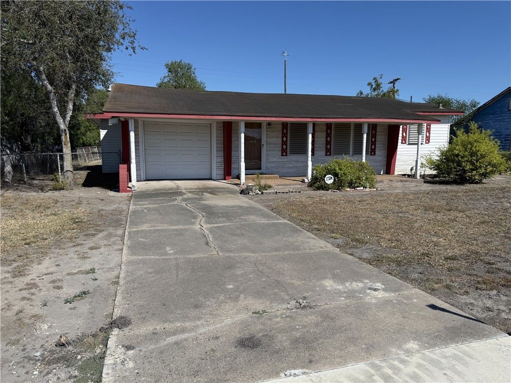 1314 E Kenedy Ave, Kingsville, TX 78363