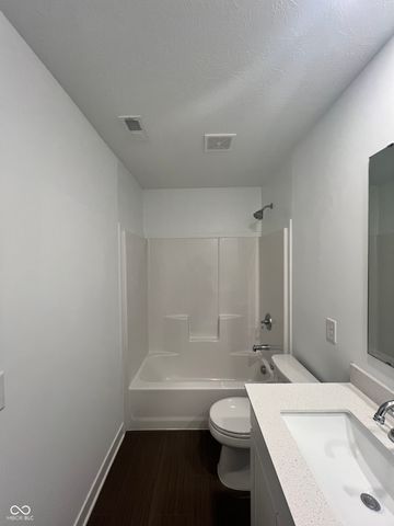 989 Kensington Drive, Danville, IN 46122