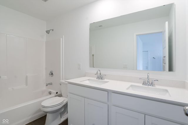 989 Kensington Drive, Danville, IN 46122