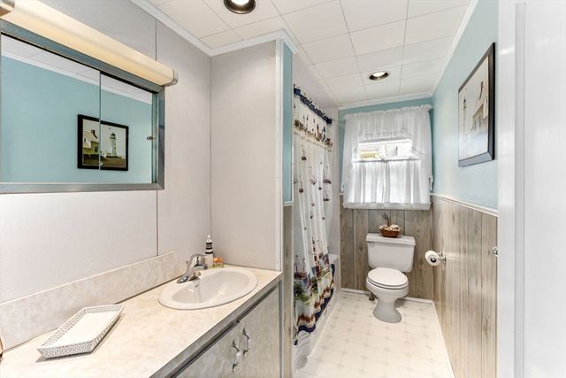86 Highland Shores Dr, Wareham, MA 02571