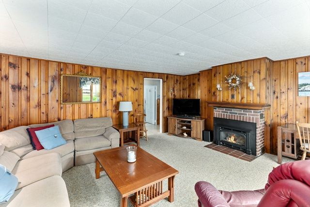 86 Highland Shores Dr, Wareham, MA 02571