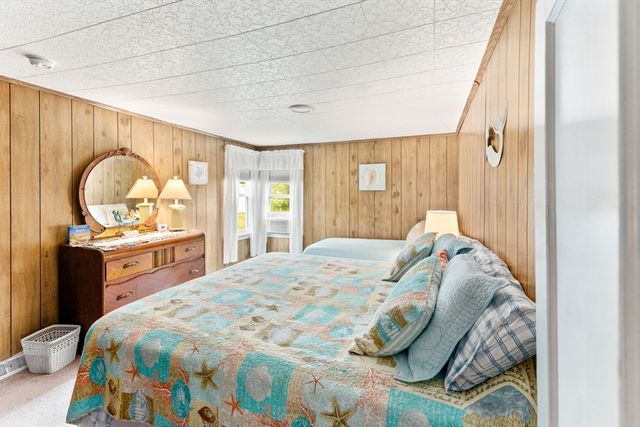 86 Highland Shores Dr, Wareham, MA 02571
