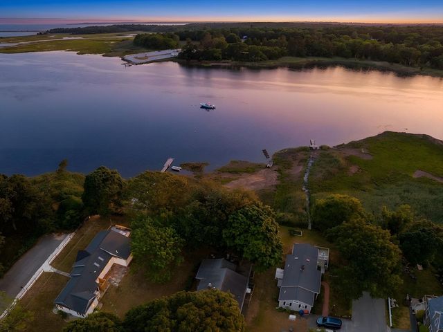 86 Highland Shores Dr, Wareham, MA 02571