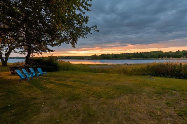 86 Highland Shores Dr, Wareham, MA 02571