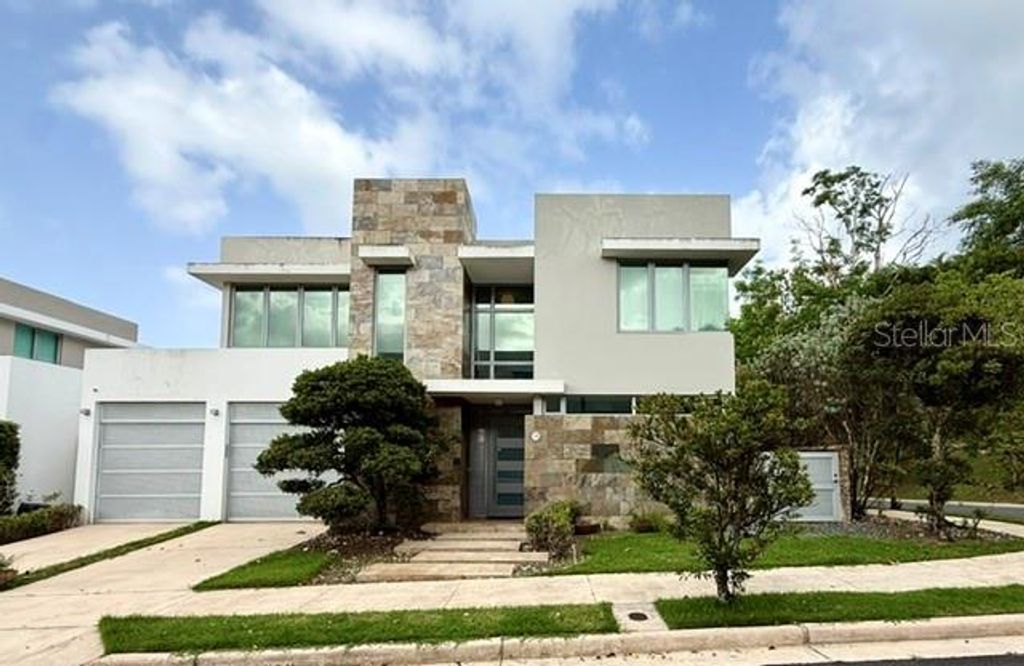 Image 1 of property listing at 78 Calle 3 SENDEROS DE MONTEHIEDRA, San Juan, PR 00926