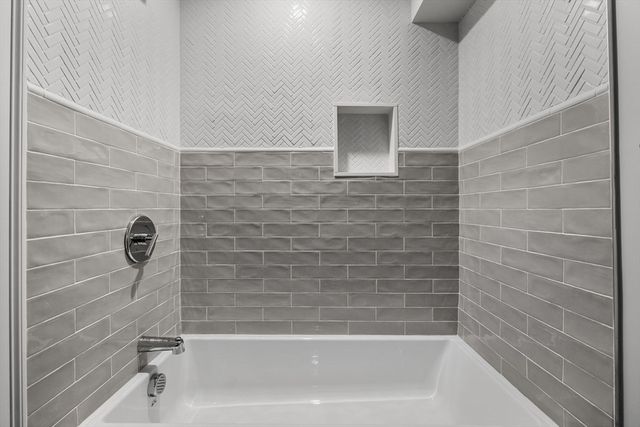 83 Centre St 1, Boston, MA 02124